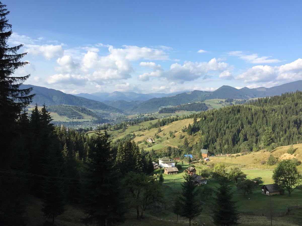 韦尔霍维纳 Rodynnyi Zatyshok旅馆 外观 照片